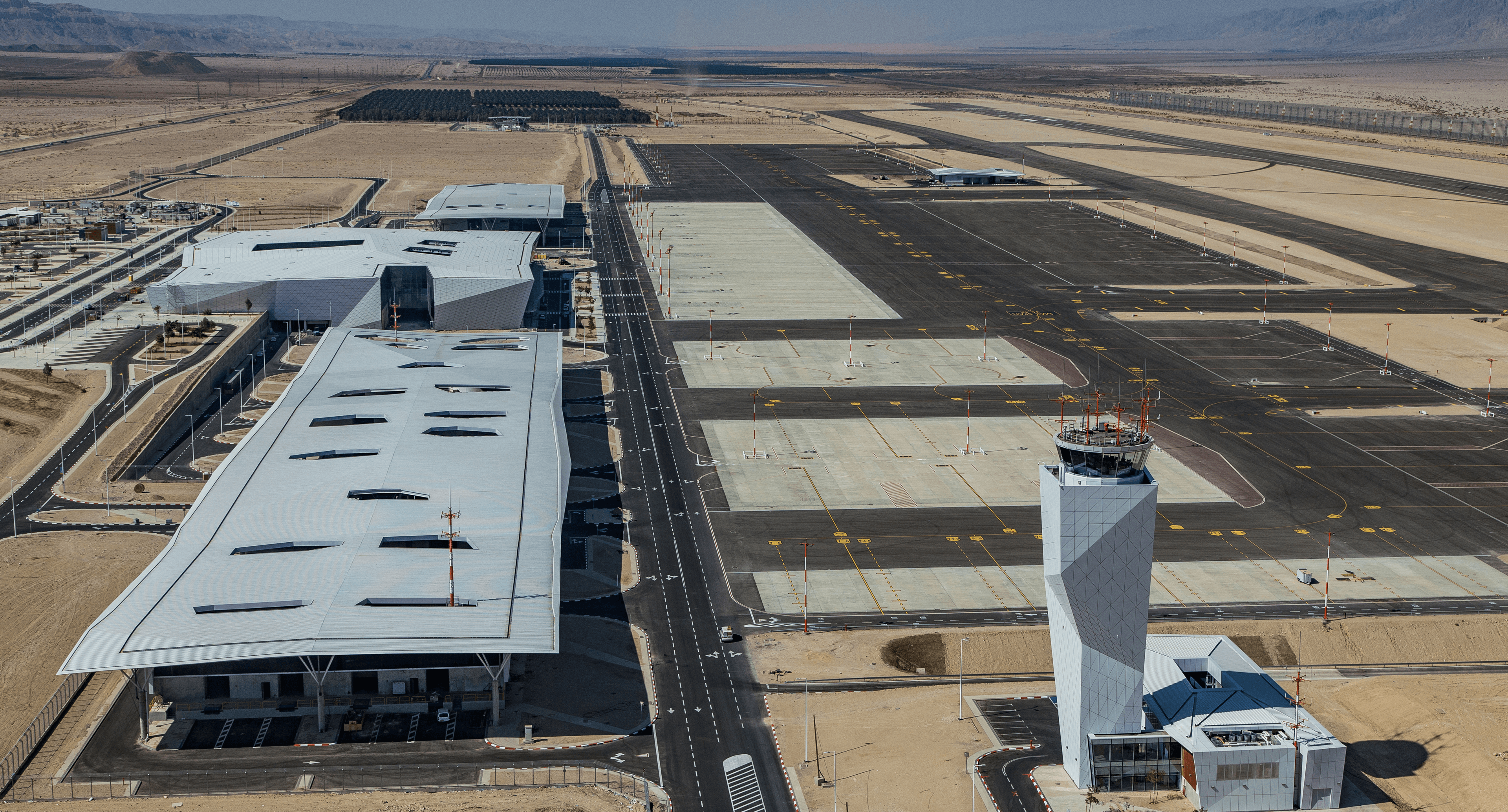 מגדל הפיקוח בשדה התעופה רמון The Control Tower at Ramon Airport