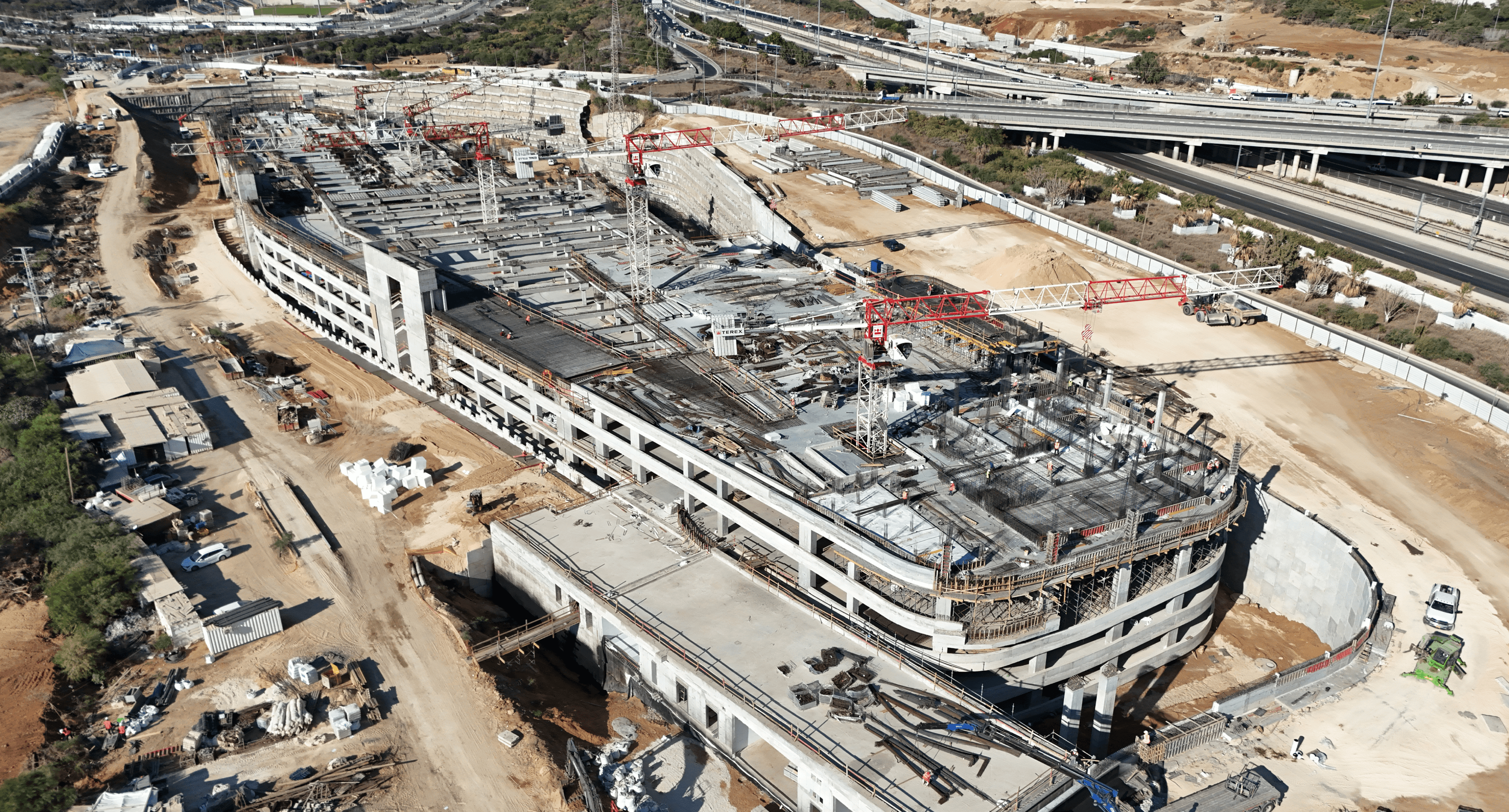 הנתיבים המהירים - חניון ראשון לציון Fast Lanes, Rishon LeZion Car Park
