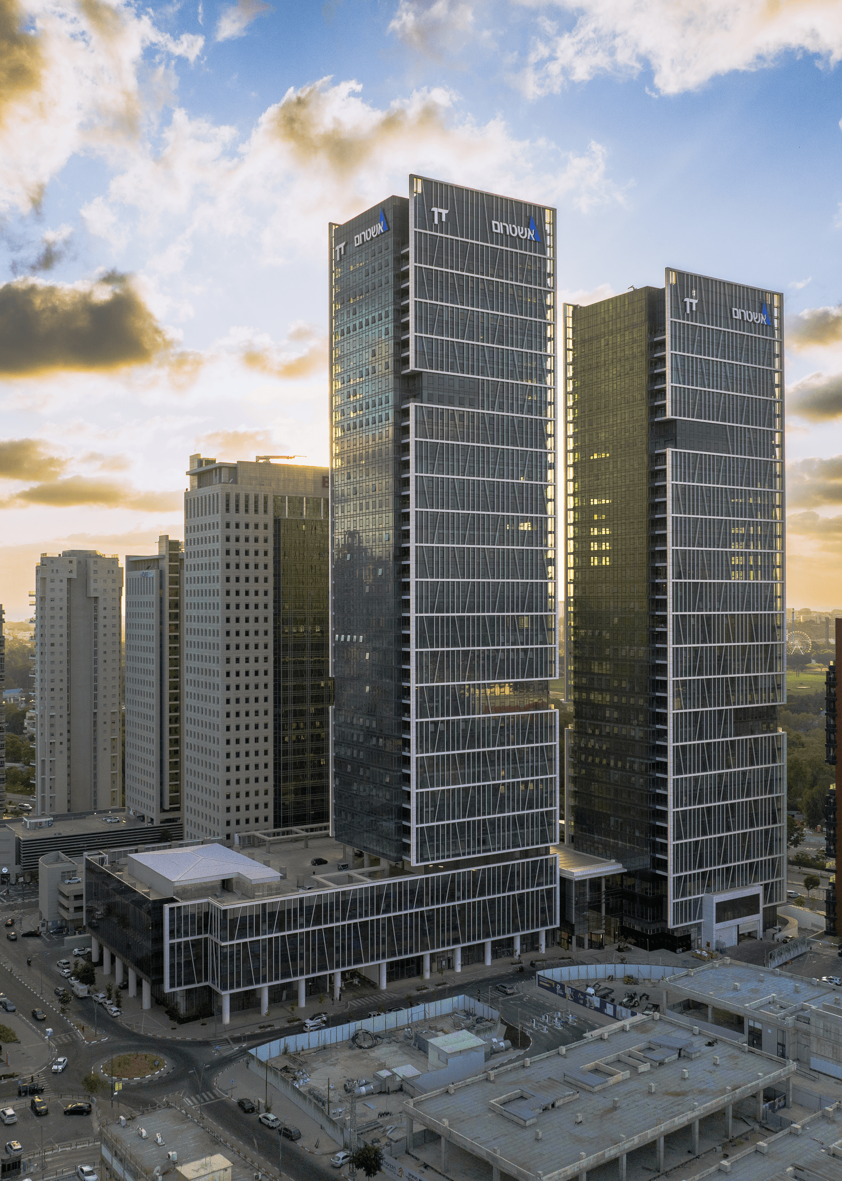 מגדלי לייף LYFE Towers