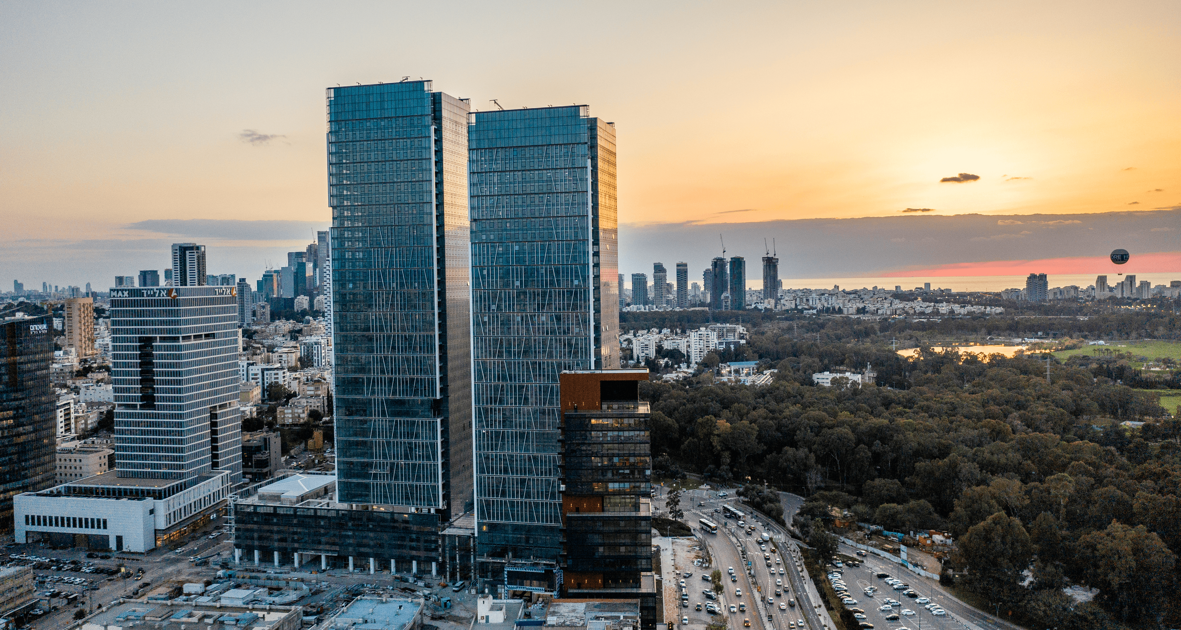 מגדלים בפרויקט Towers in the Project