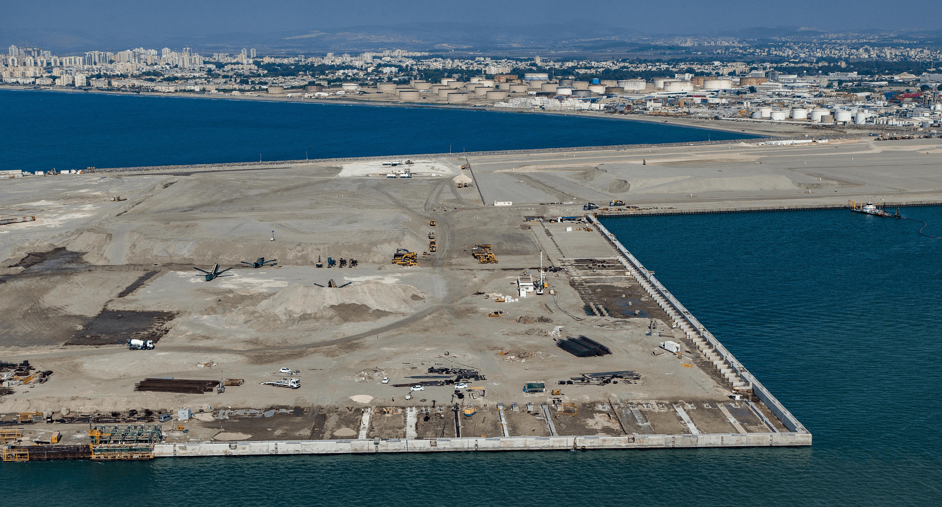 הכשרת האזור התפעולי במתחם מפרץ חיפה Preparation of the Operational Area in the Haifa Bay Complex