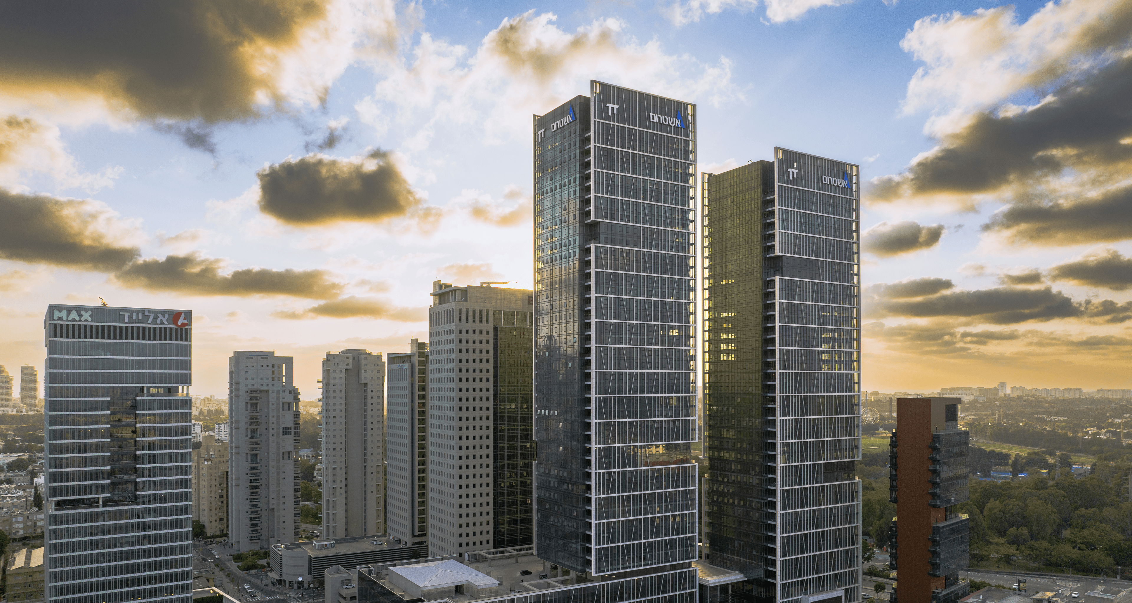 מגדלי לייף LYFE Towers