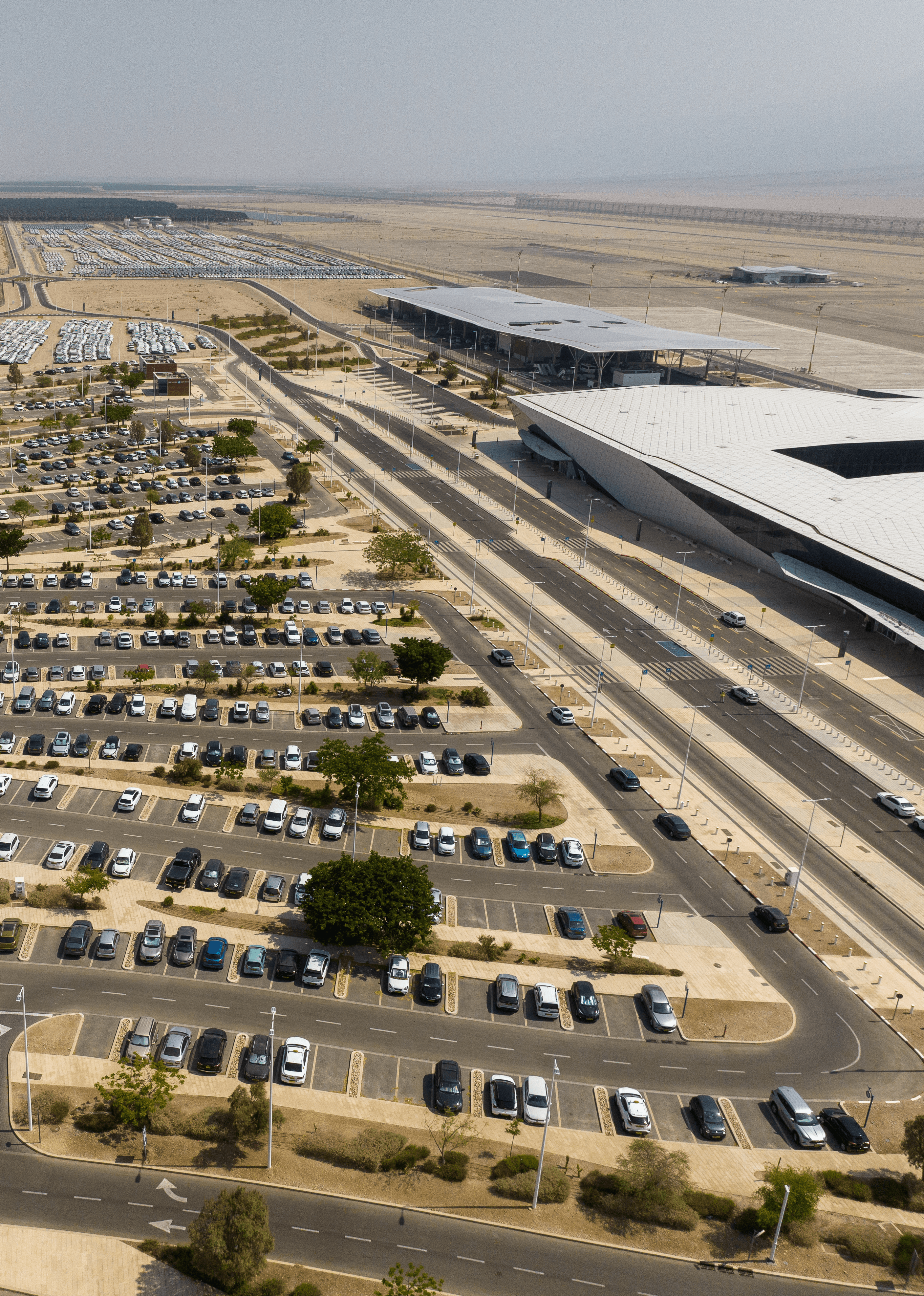 איזור חנייה בנמל התעופה רמון Parking Area at Ramon Airport