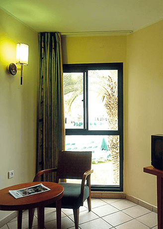 חדר במלון ריביירה אילת A Room at the Riviera Hotel in Eilat