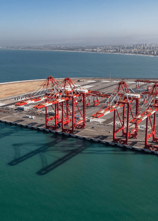 עגורנים הניצבים בנמל המפרץ חיפה Cranes Standing at the Haifa Port