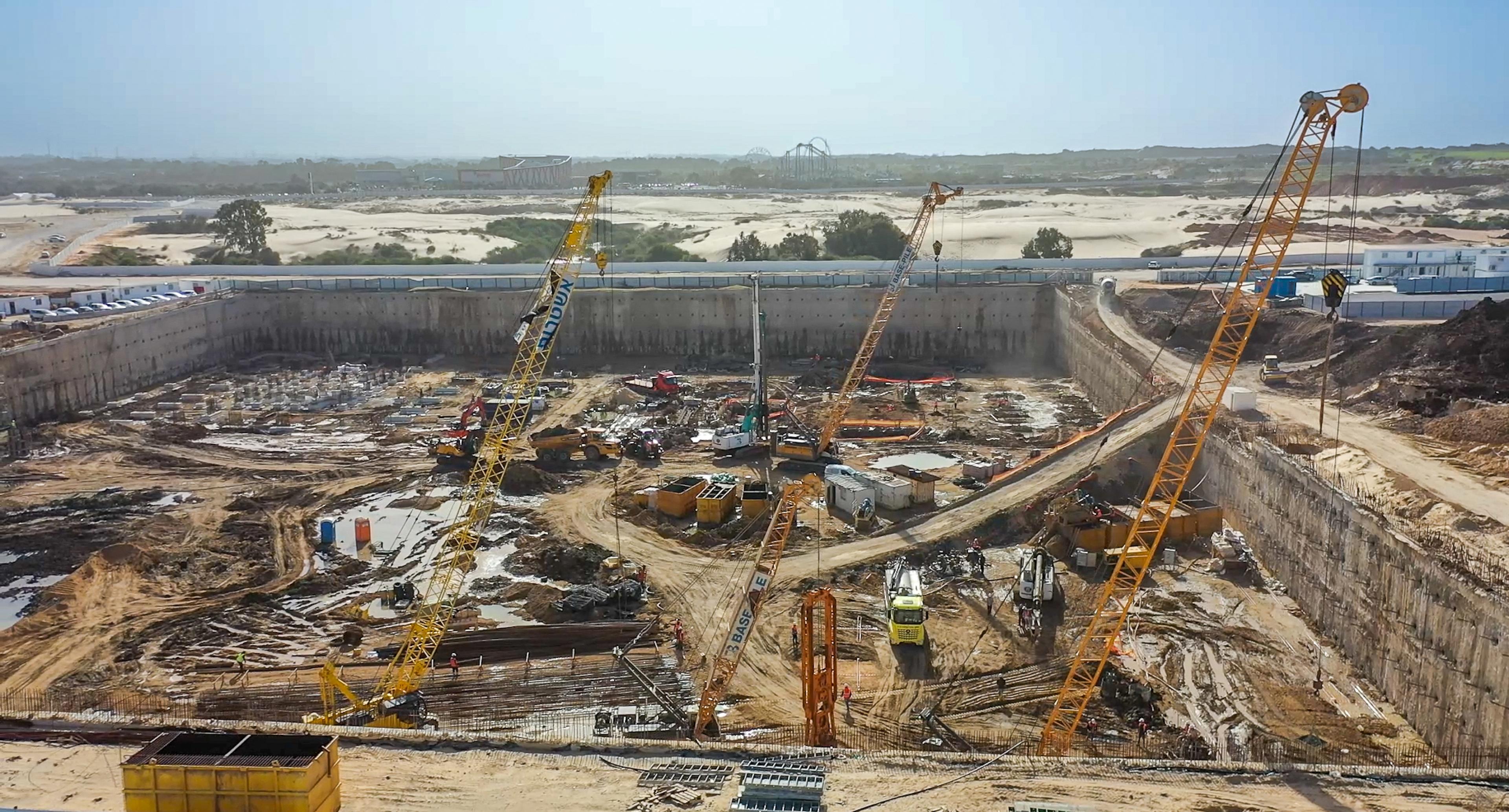 הקמת קומפלקס משרדים Establishing an Office Complex