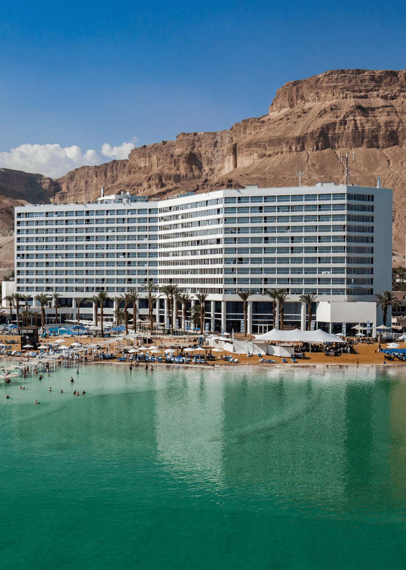 בית מלון על חופו של ים המלח A Hotel on the Shore of the Dead Sea