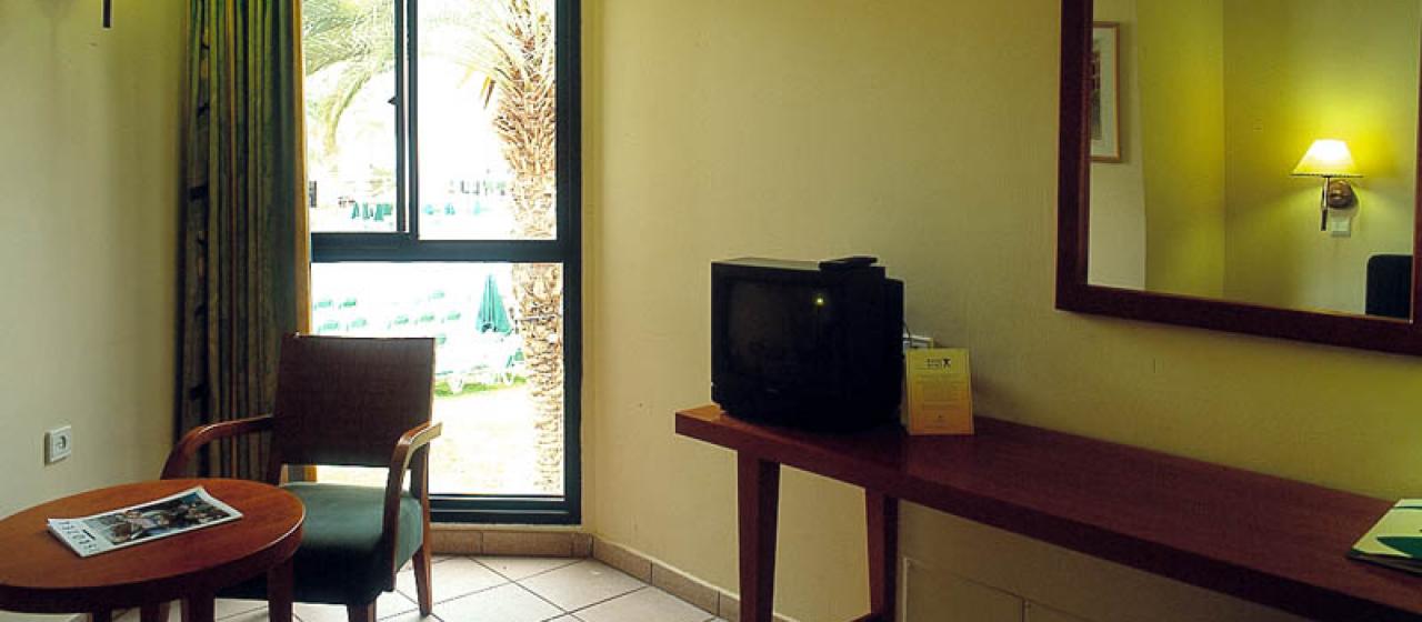 חדר במלון ריביירה אילת A Room at the Riviera Hotel in Eilat