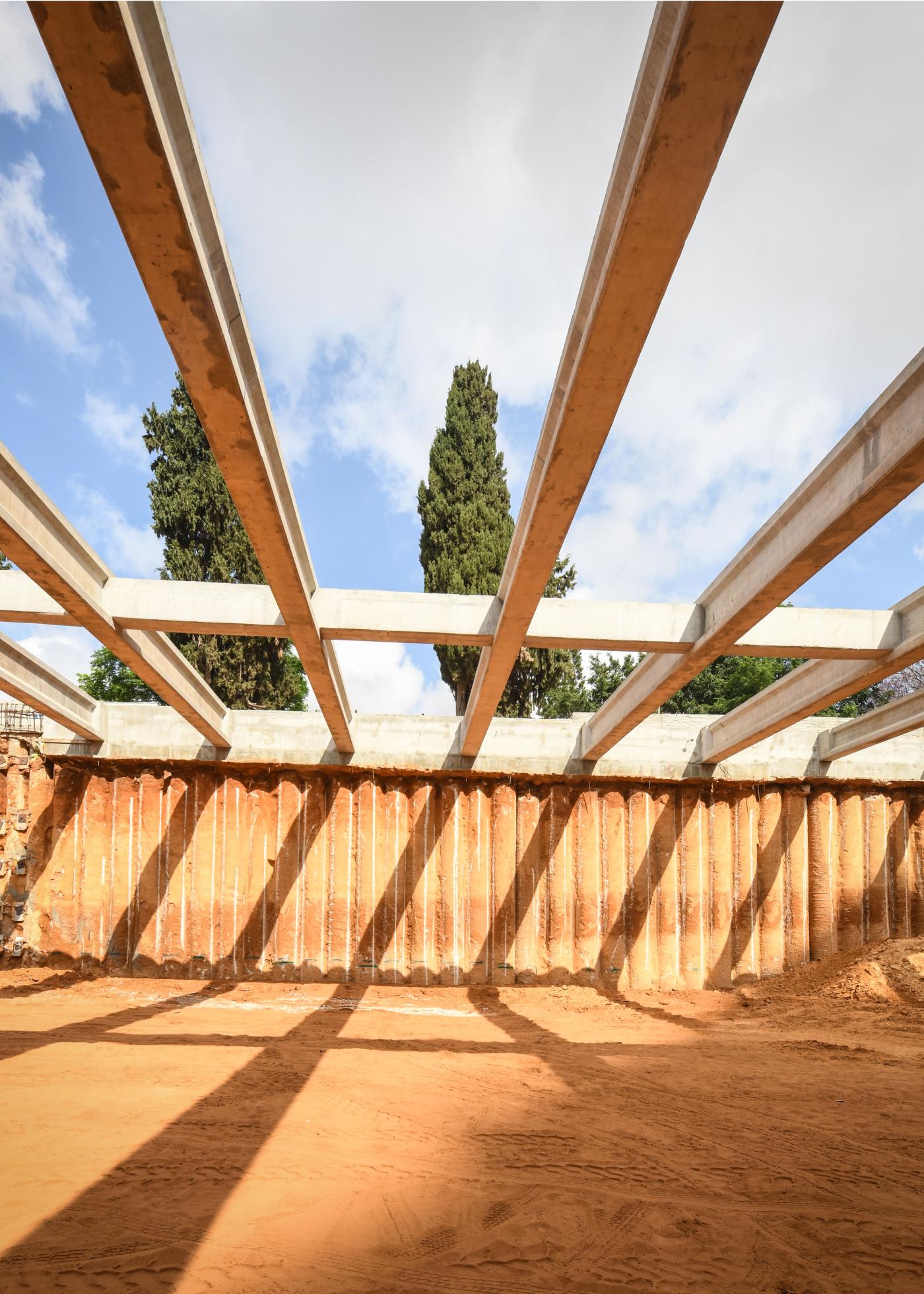 קורות במקטע רפאל איתן Concrete Beams in the Rafael Eitan Section