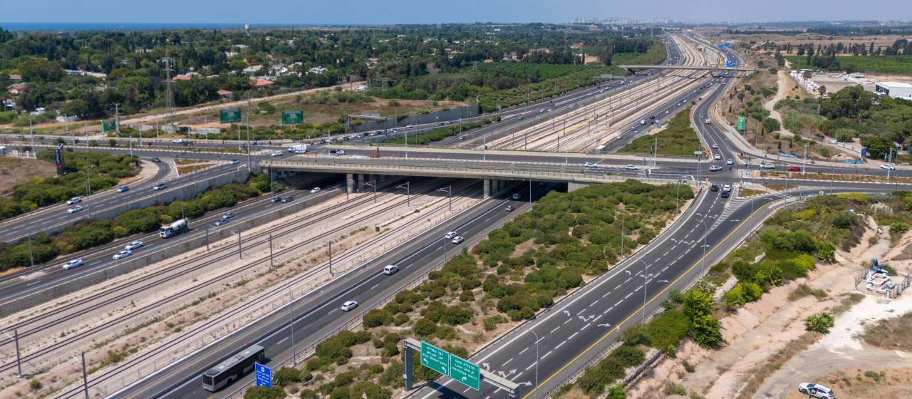 גשר קונבנציונלי יצוק ברחוב המעפילים A Conventional Cast Bridge on Hamaapilim Street