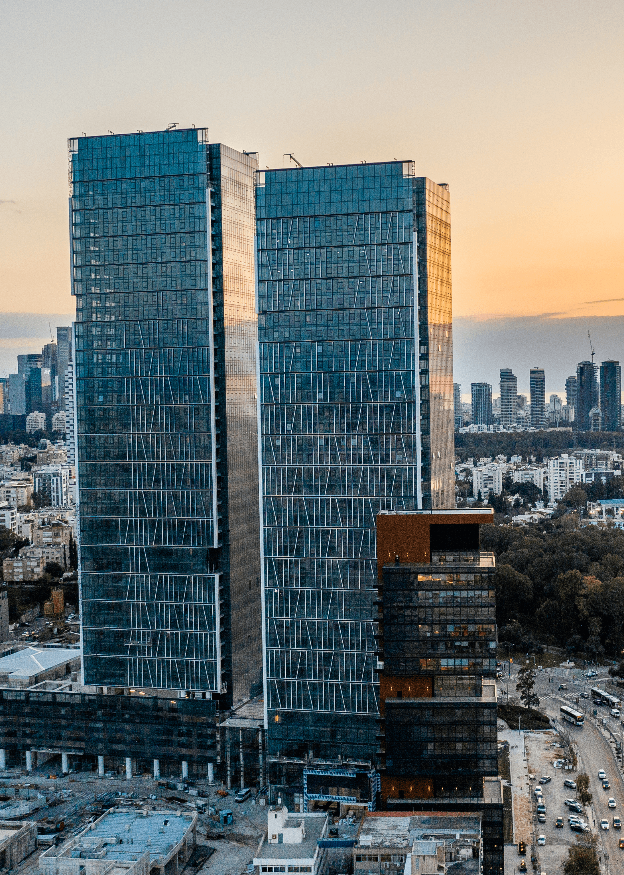 מגדלים בפרויקט Towers in the Project