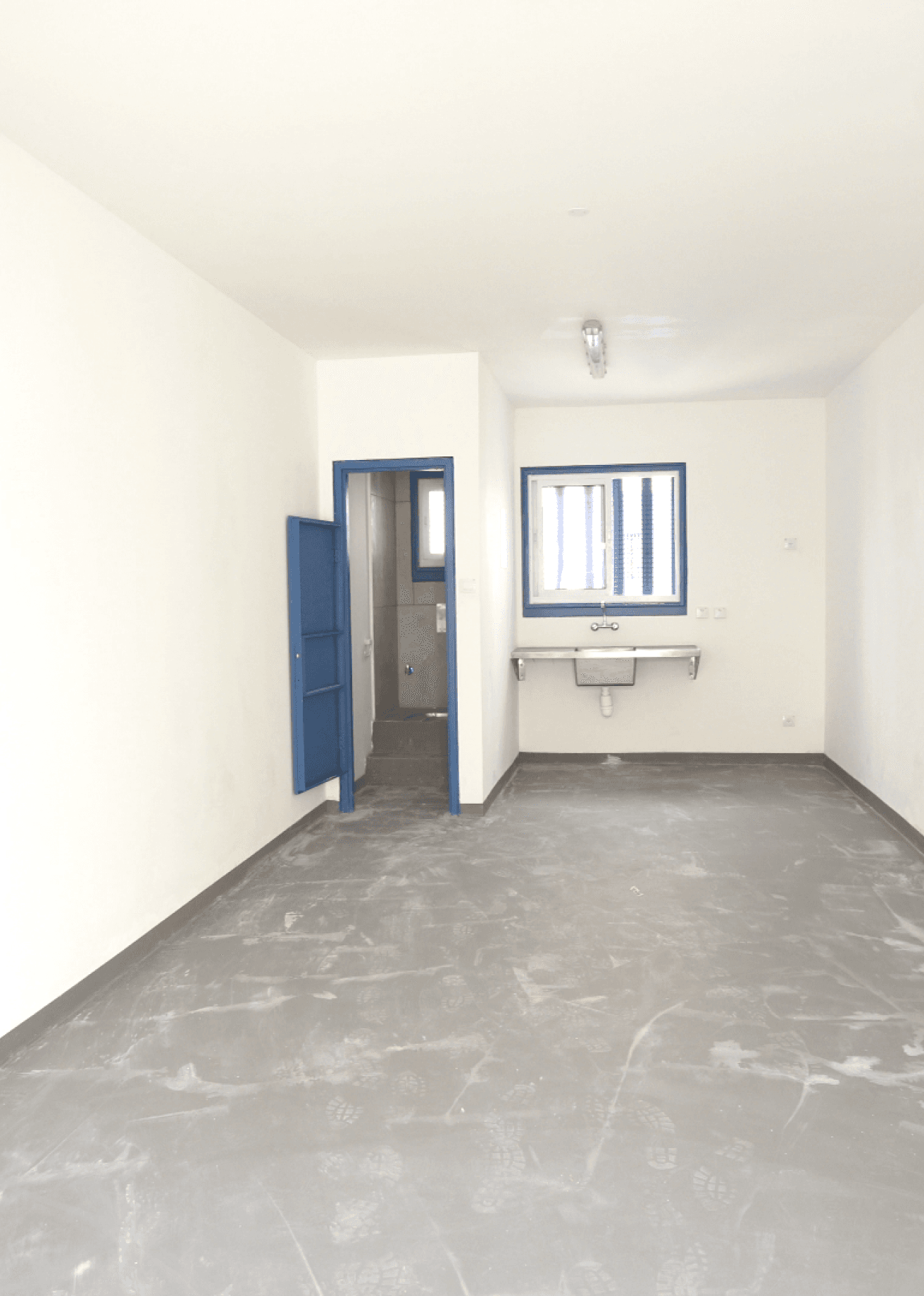 הקמת חמישה אגפים חדשים בבית הסוהר עופר Establishment of Five New Wings at Ofer Prison