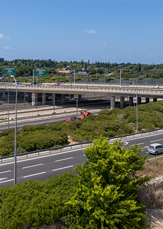 גשר קונבנציונלי יצוק ברחוב המעפילים A Conventional Cast Bridge on Hamaapilim Street