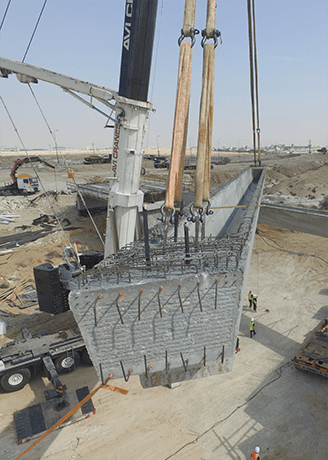 בניית הגשר מעל נחל סכר The Construction of the Bridge Over the Secher Stream