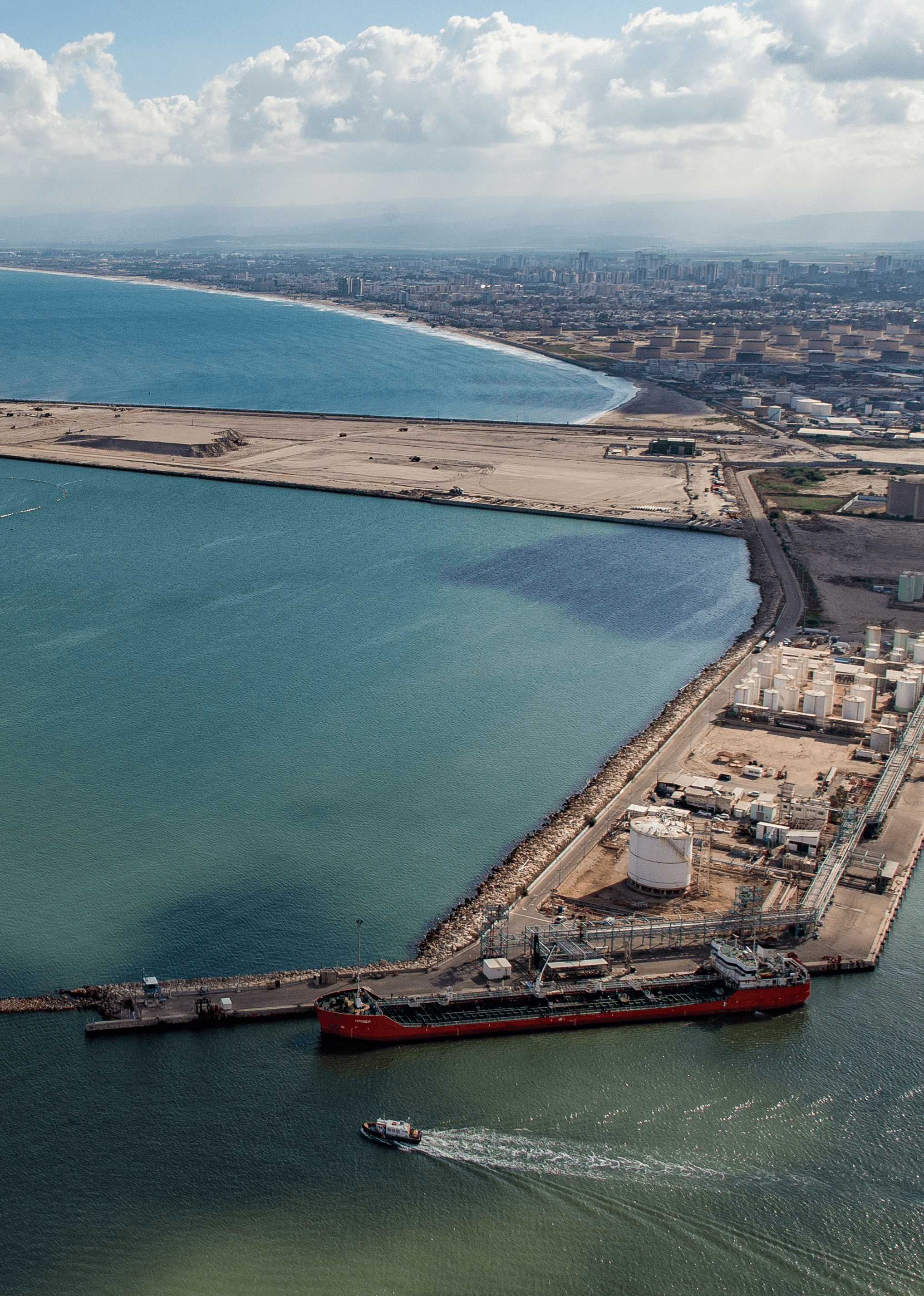 הקמת מתחם הנמל במפרץ חיפה The Establishment of the Port Complex in Haifa