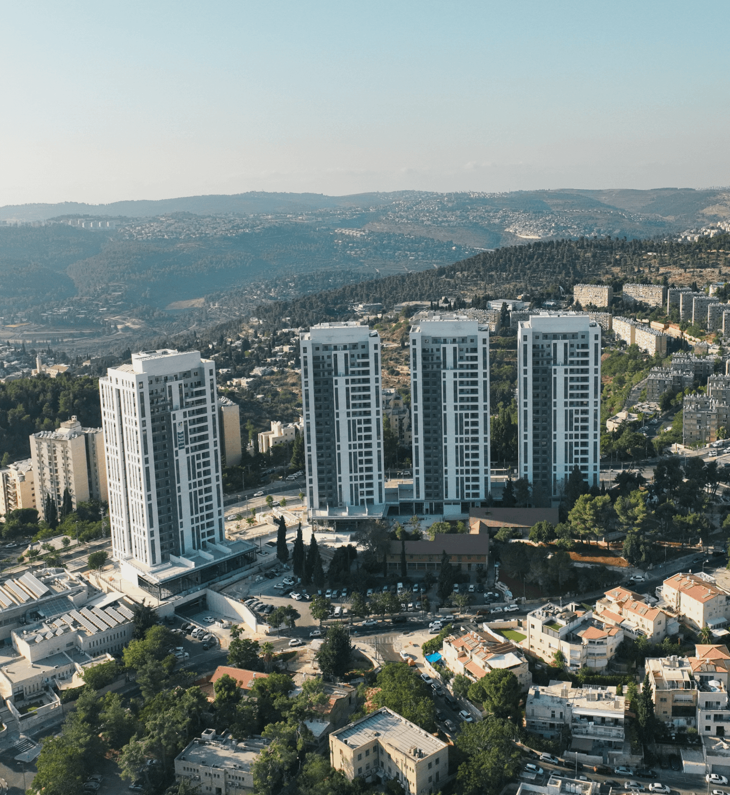 שכונת מגדלי מגורים Residential Towers Neighborhood